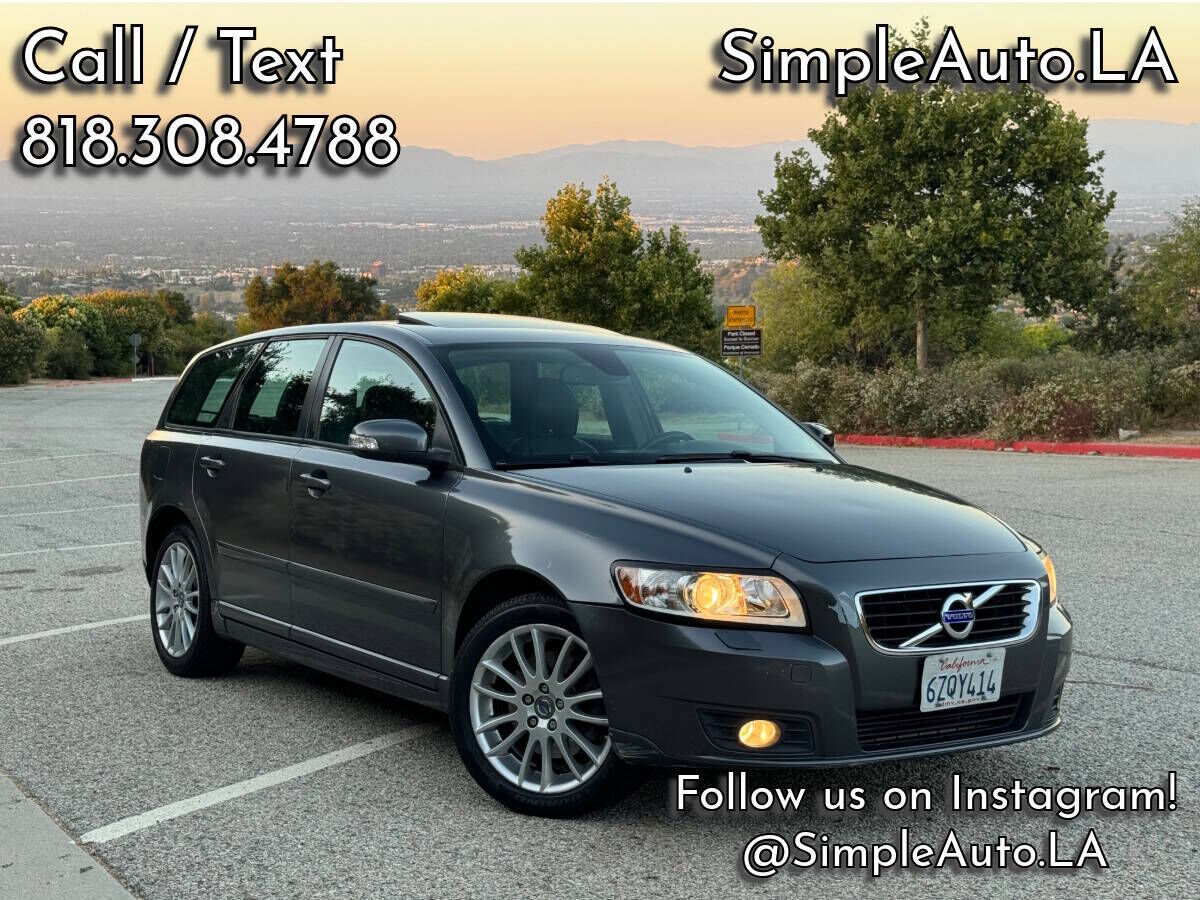 2011 VOLVO V50