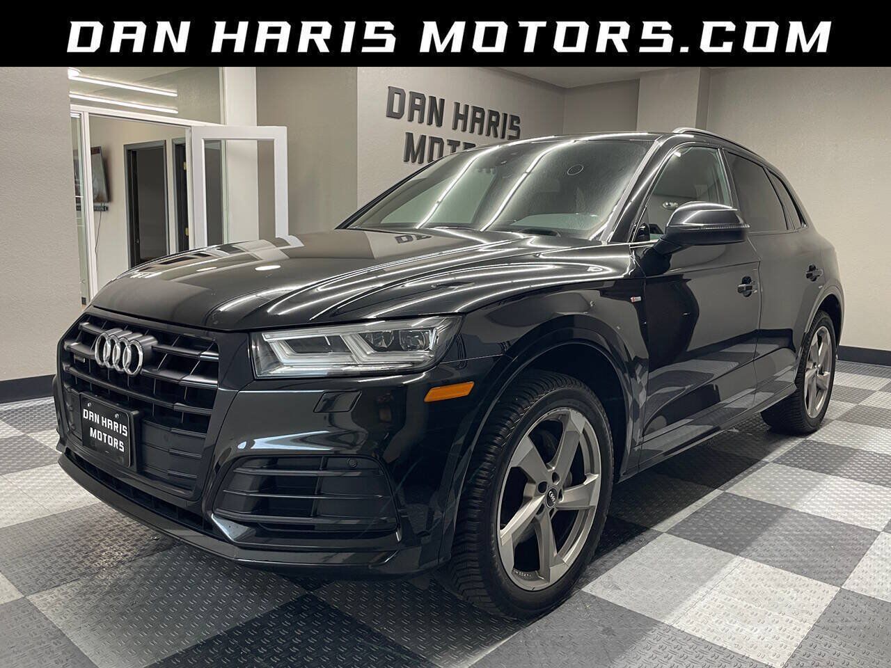 2020 AUDI Q5 e