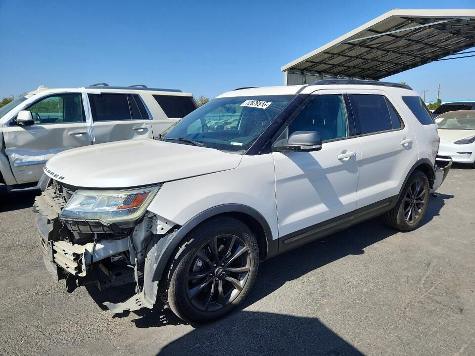 2017 FORD Explorer