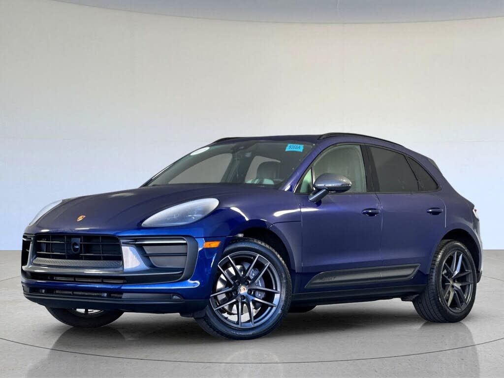 2023 PORSCHE Macan