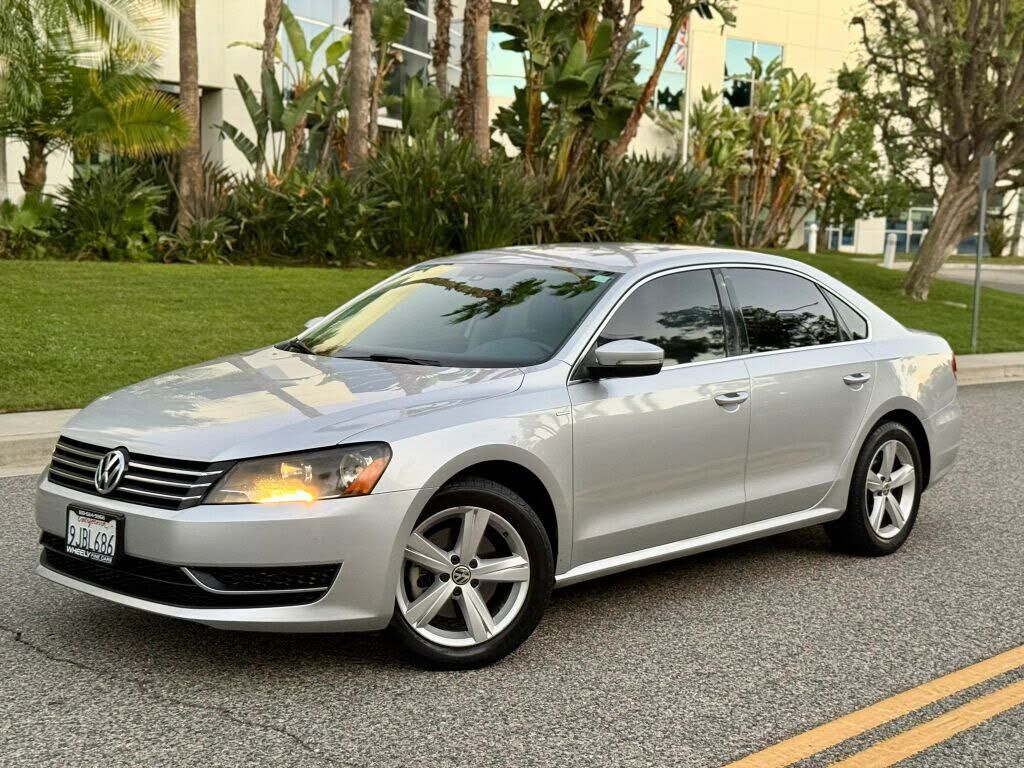 2014 VOLKSWAGEN Passat