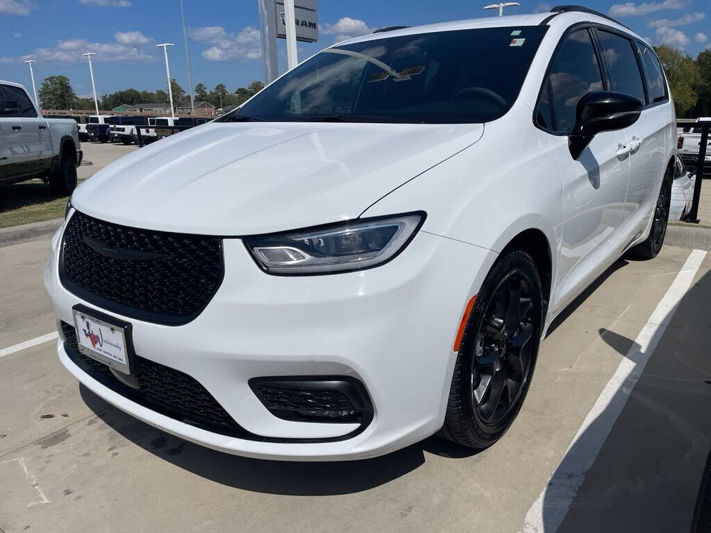 2024 CHRYSLER Pacifica
