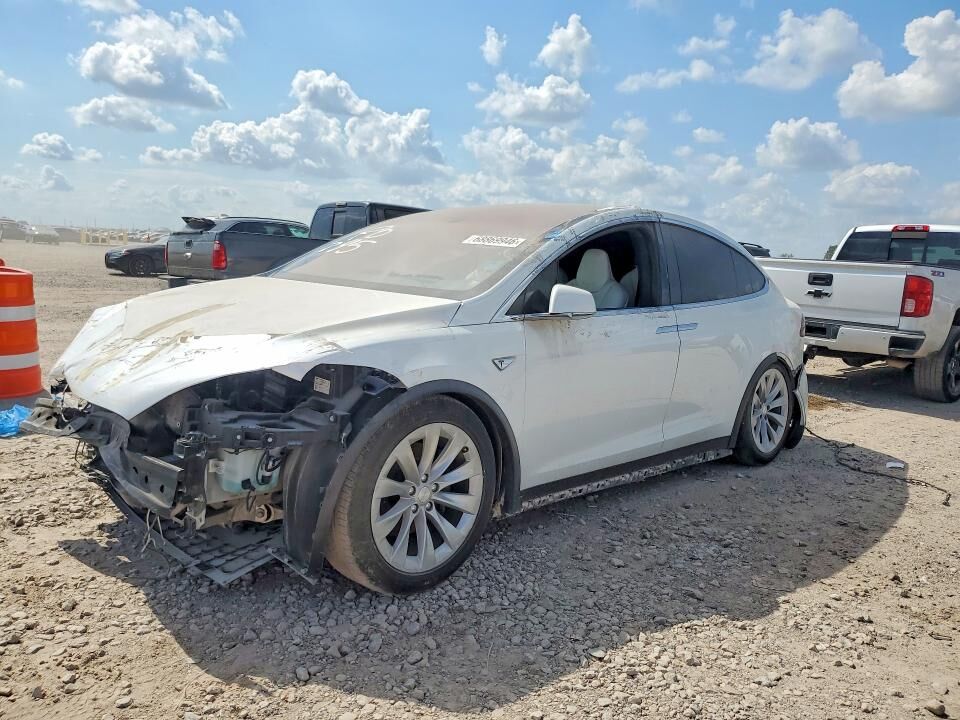 2016 TESLA Model X