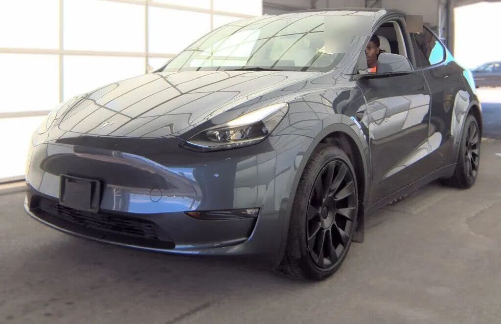 2023 TESLA Model Y