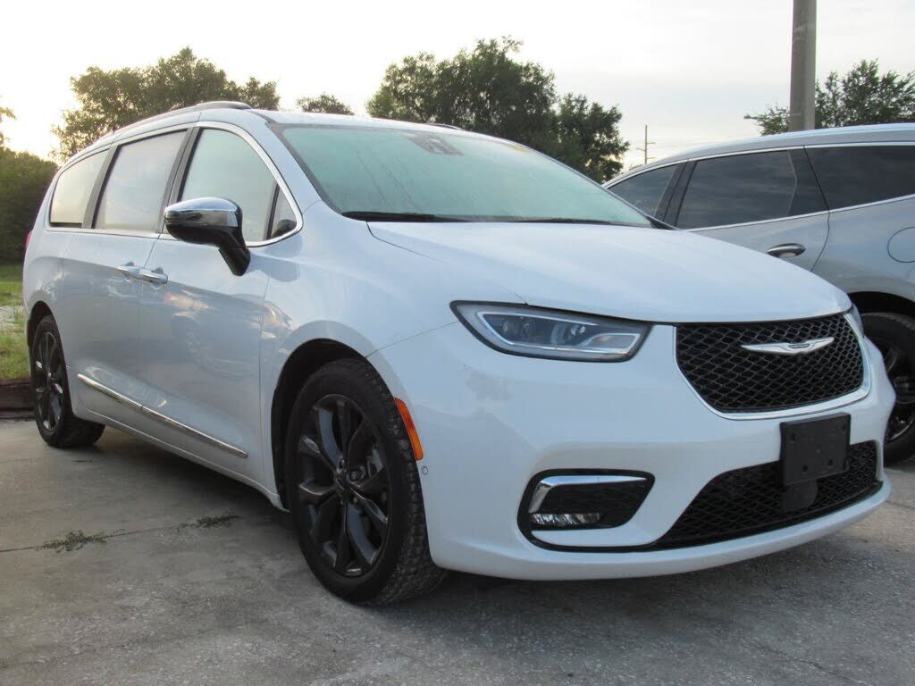 2023 CHRYSLER Pacifica