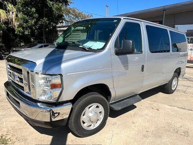 2012 FORD E-350