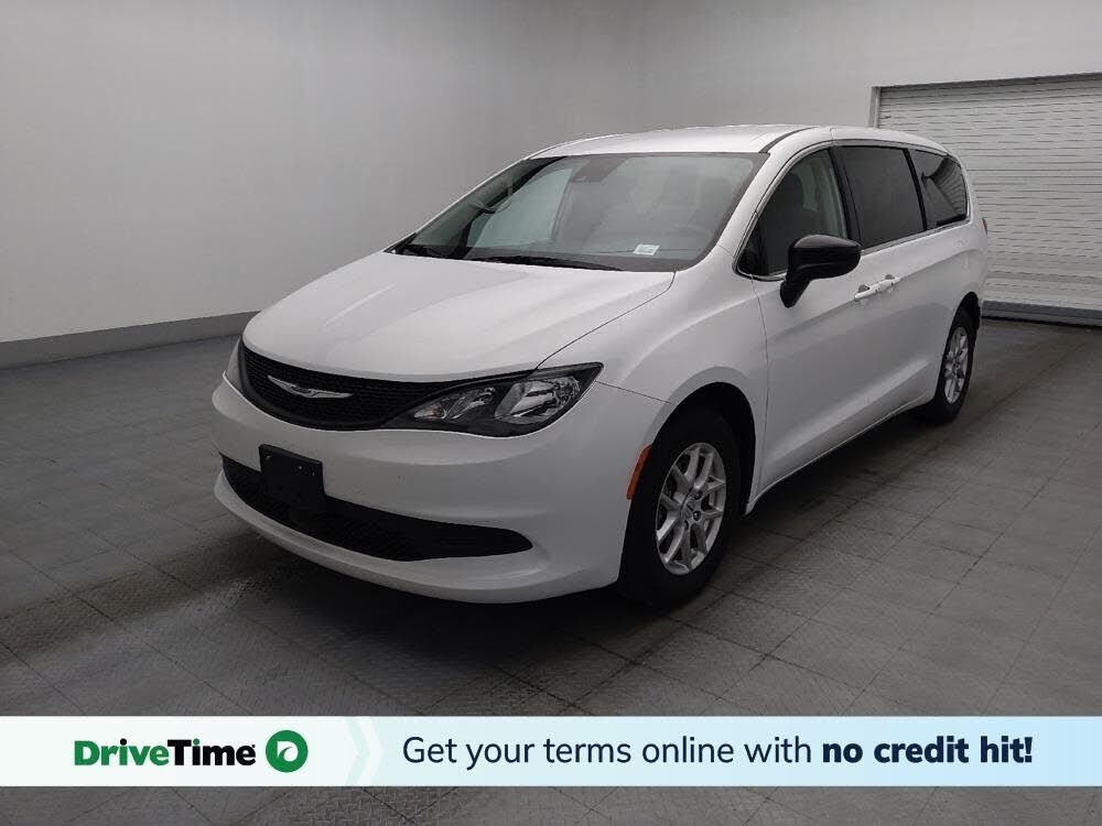 2024 CHRYSLER Voyager