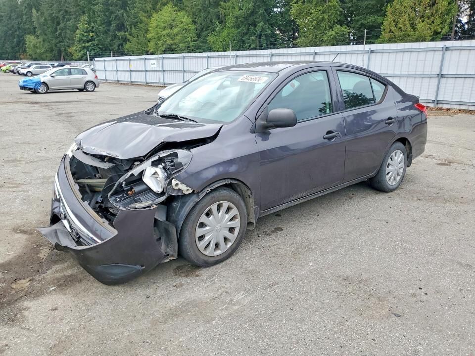 2015 NISSAN Versa