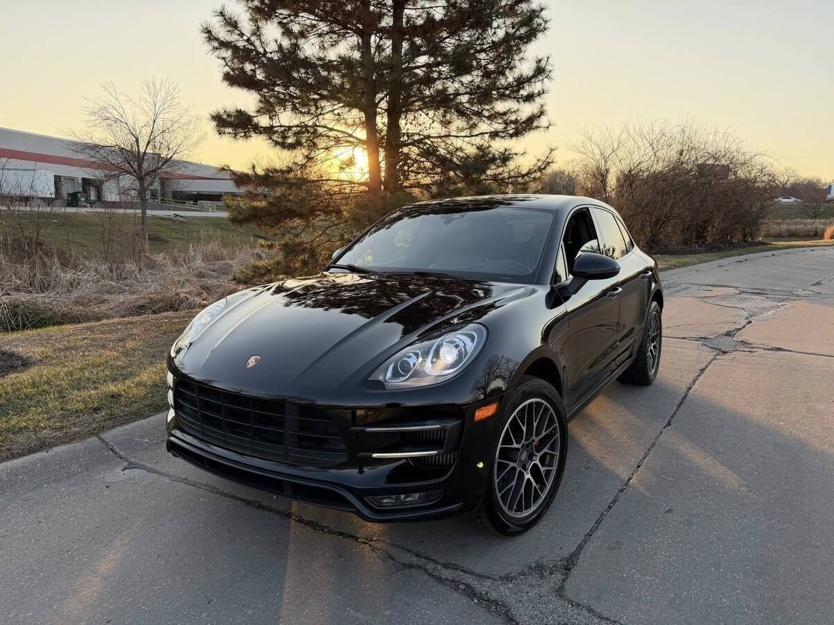 2015 PORSCHE Macan