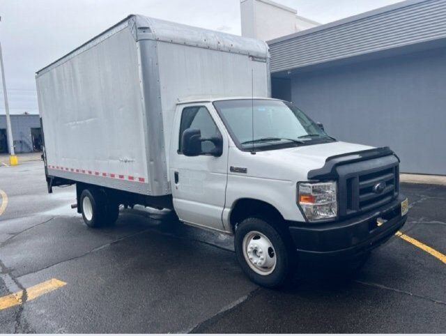 2018 FORD E-350