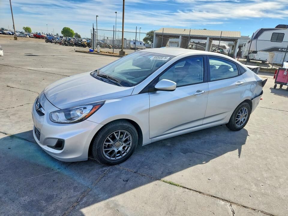 2013 HYUNDAI Accent