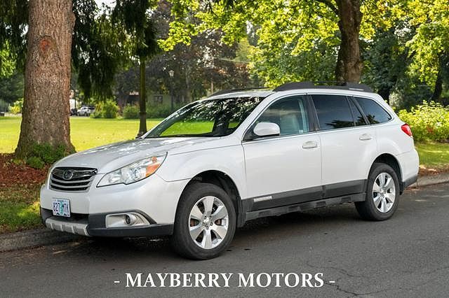 2011 SUBARU Outback
