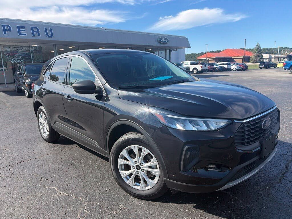 2024 FORD Escape