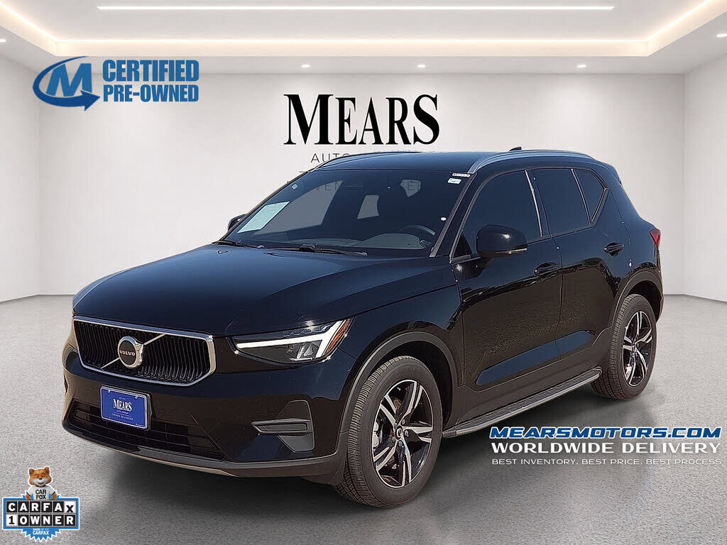 2023 VOLVO XC40
