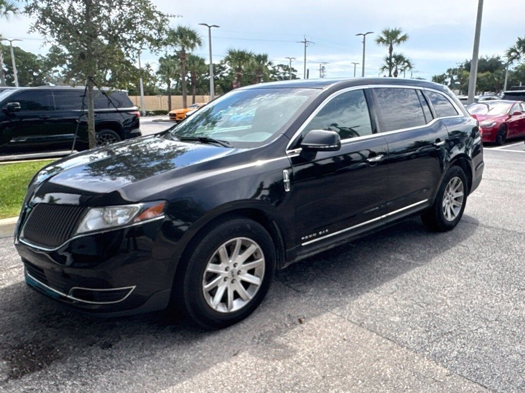 2017 LINCOLN MKT