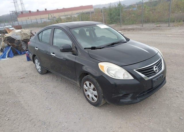 2013 NISSAN Versa
