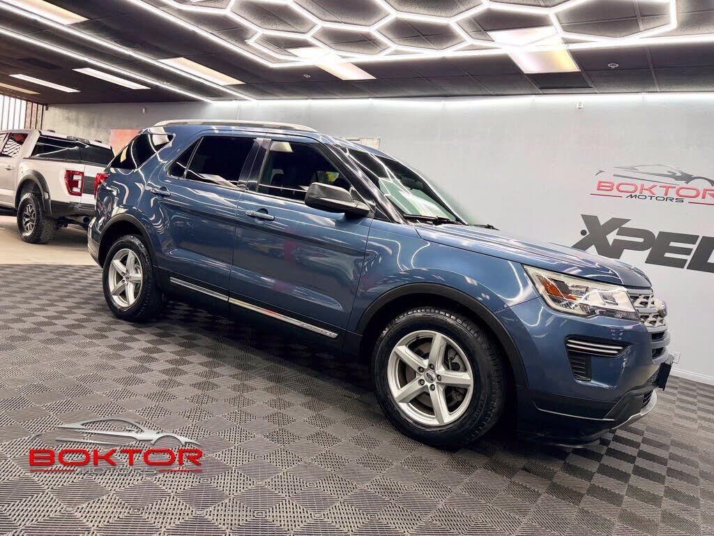 2018 FORD Explorer
