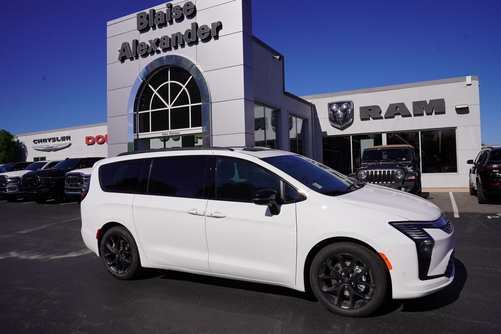 2027 CHRYSLER Pacifica