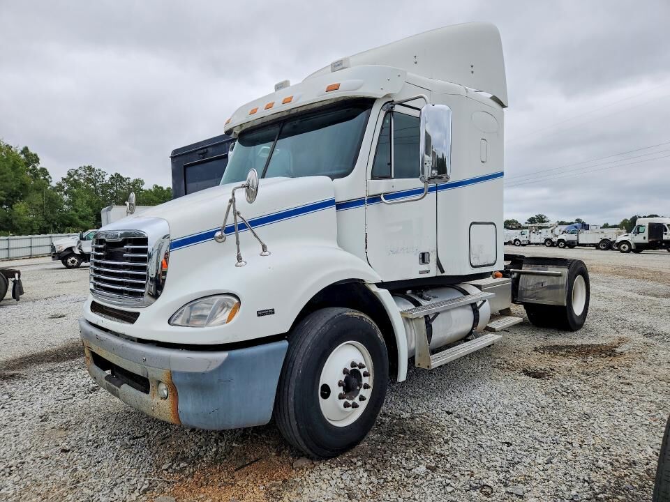 2010 FREIGHTLINER Columbia