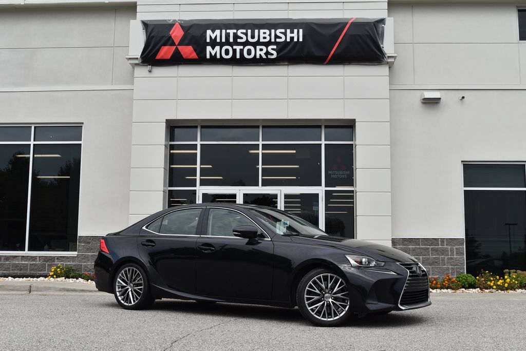 2017 LEXUS IS