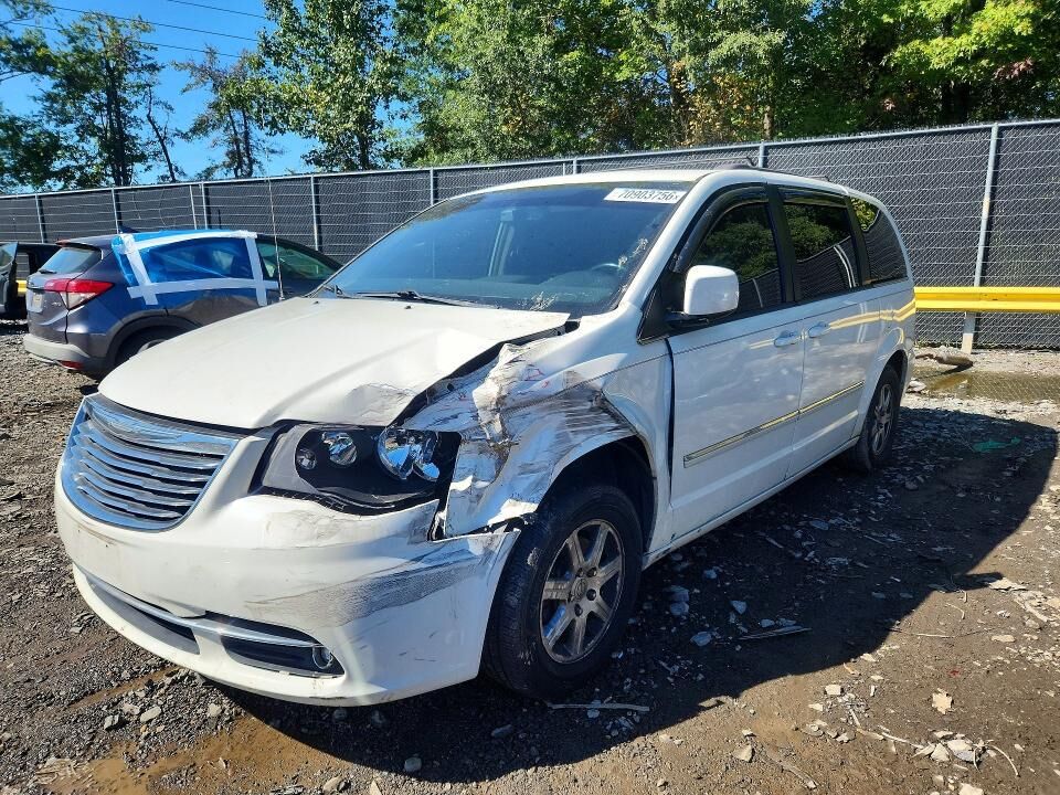 2011 CHRYSLER Town and Country