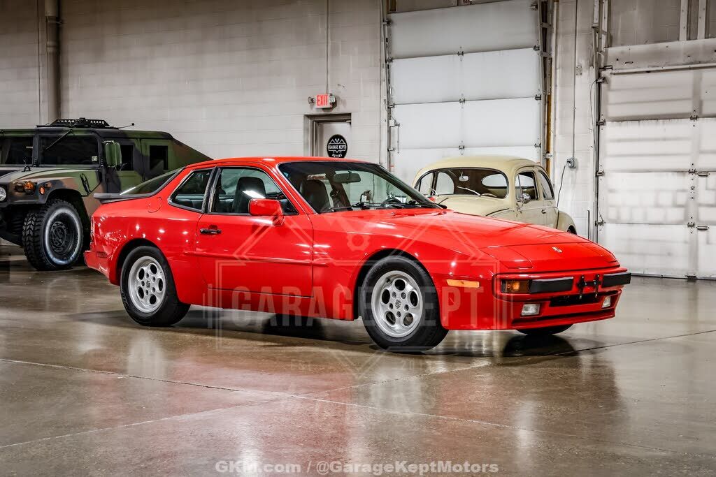 1985 PORSCHE 944