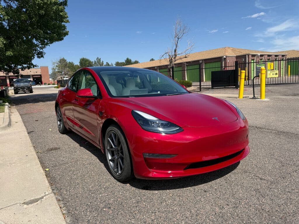 2022 TESLA Model 3