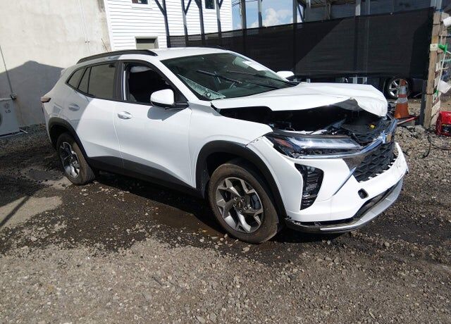 2025 CHEVROLET Trax