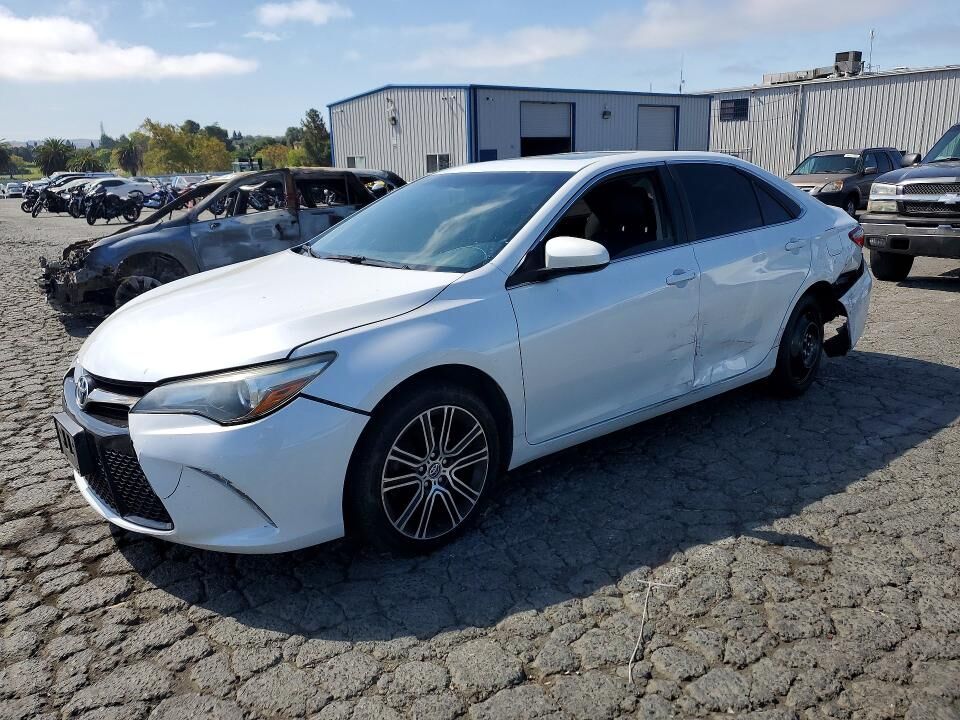 2016 TOYOTA Camry