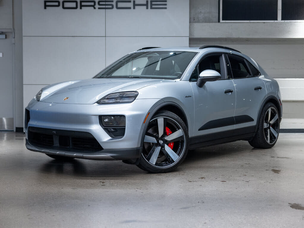 2025 PORSCHE Macan