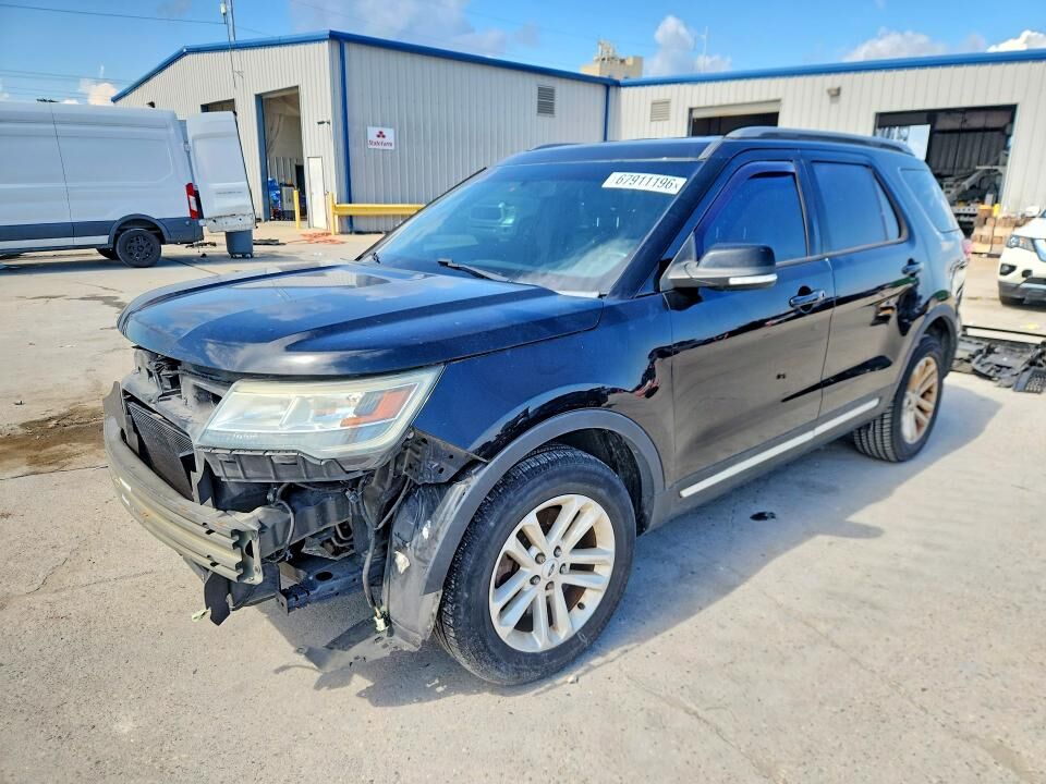 2017 FORD Explorer