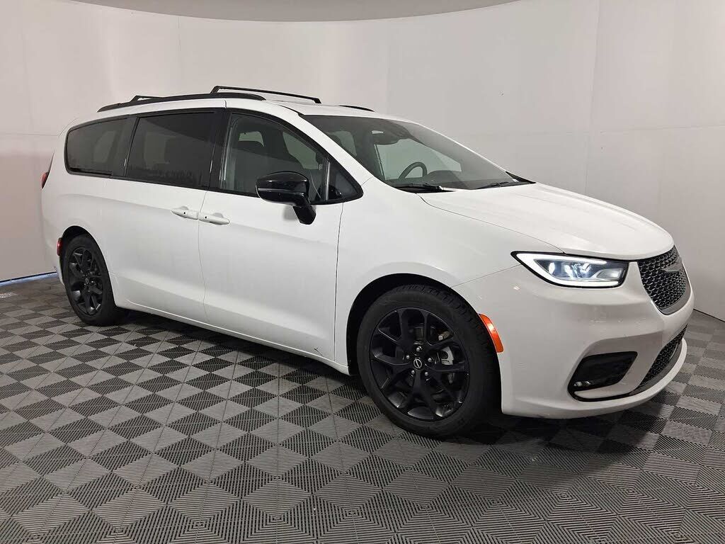 2025 CHRYSLER Pacifica