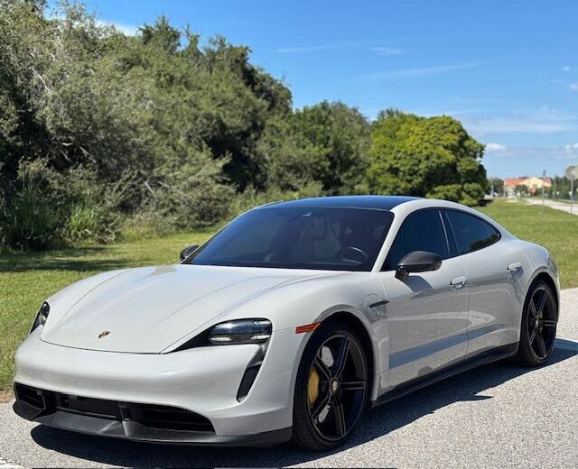 2021 PORSCHE Taycan