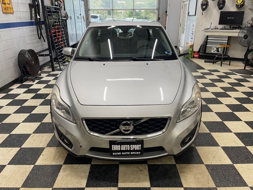 2011 VOLVO C30