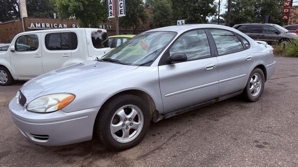 2005 FORD Taurus
