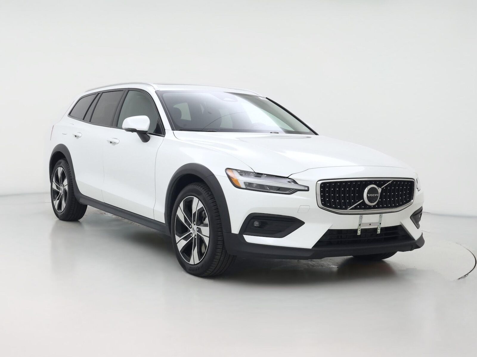 2025 VOLVO V60CC