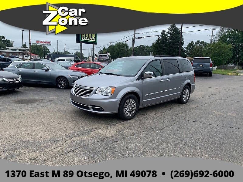 2015 CHRYSLER Town and Country