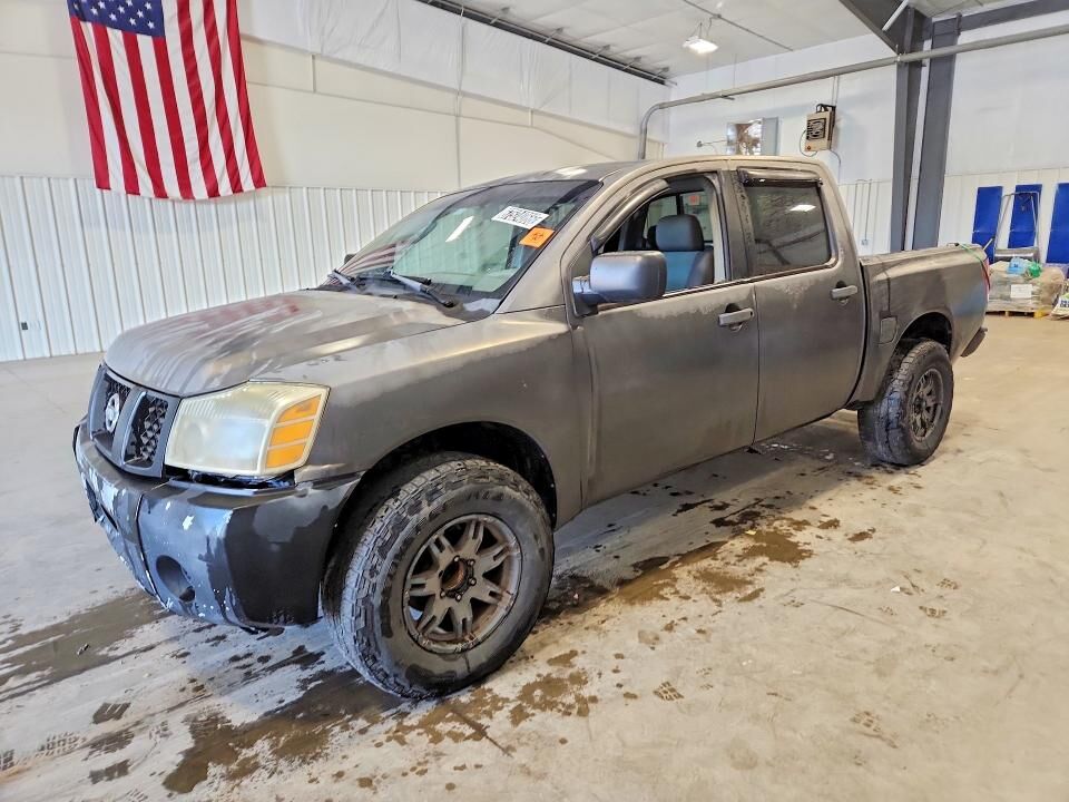 2005 NISSAN Titan