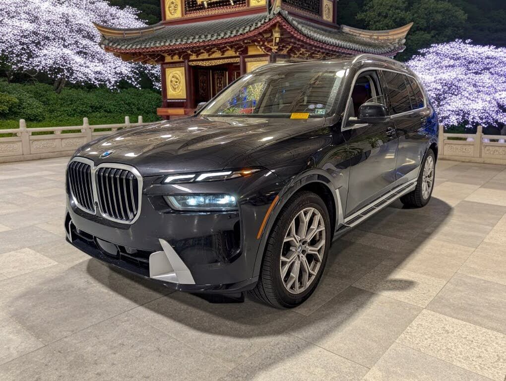 2023 BMW X7