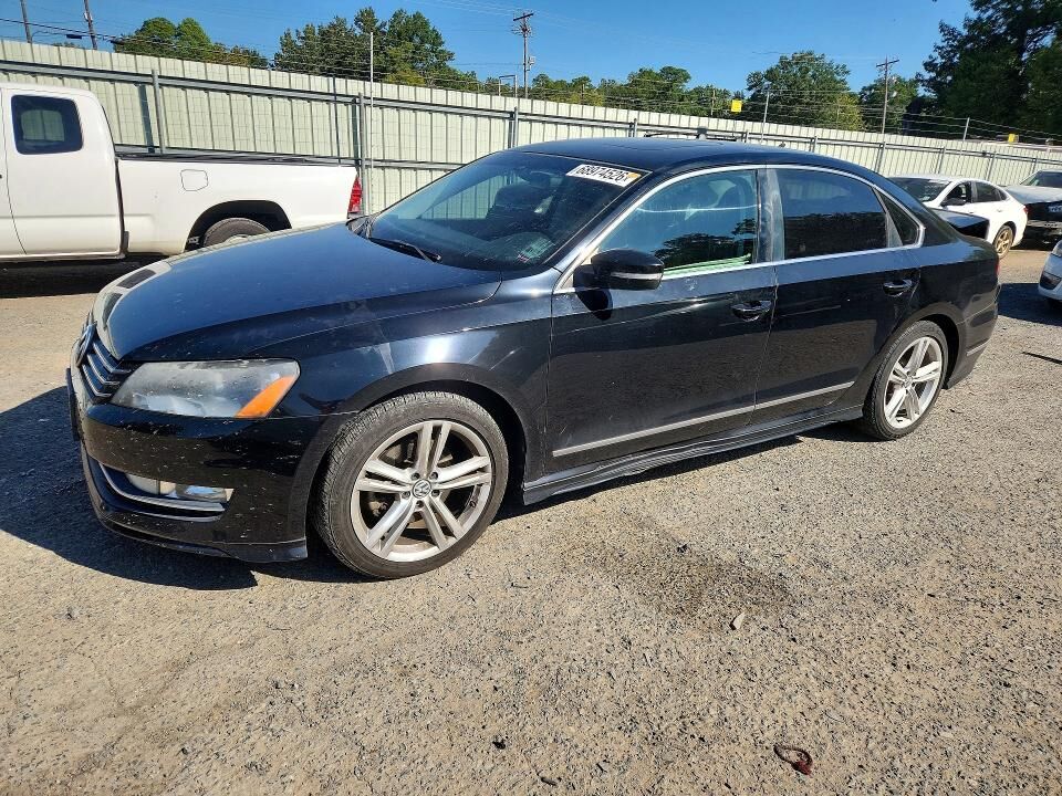 2013 VOLKSWAGEN Passat