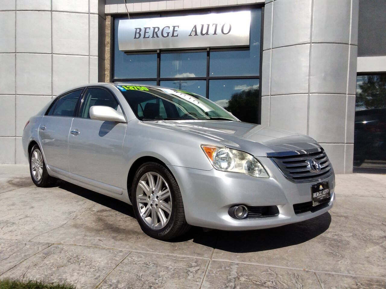 2010 TOYOTA Avalon