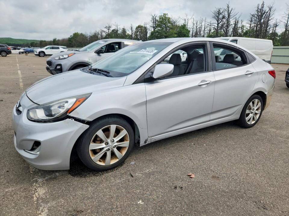 2013 HYUNDAI Accent