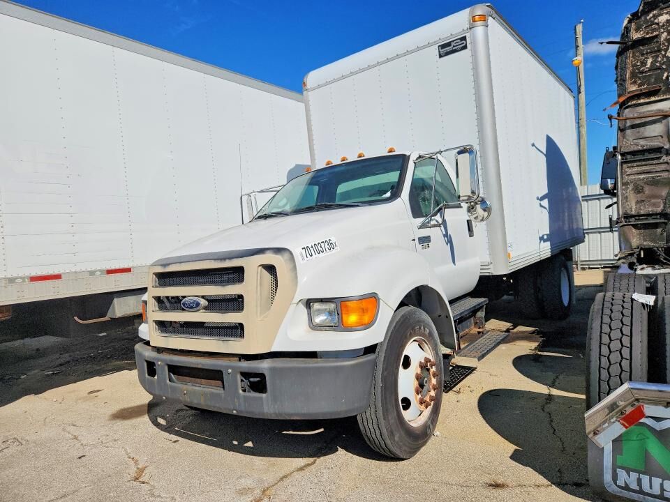 2004 FORD F-650