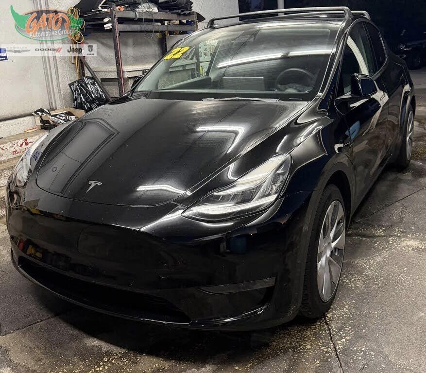 2022 TESLA Model Y