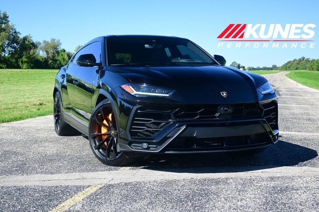 2020 LAMBORGHINI URUS