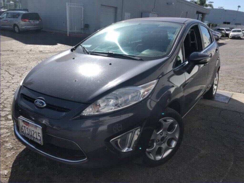 2012 FORD Fiesta
