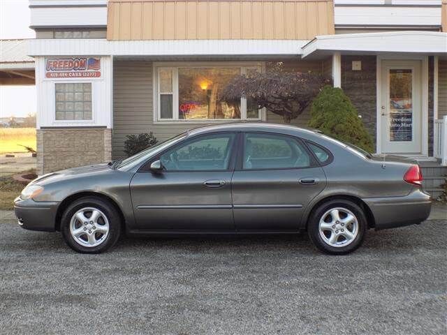 2004 FORD Taurus