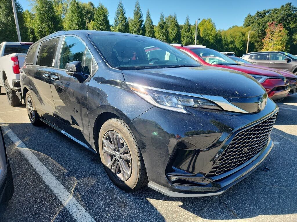 2024 TOYOTA Sienna
