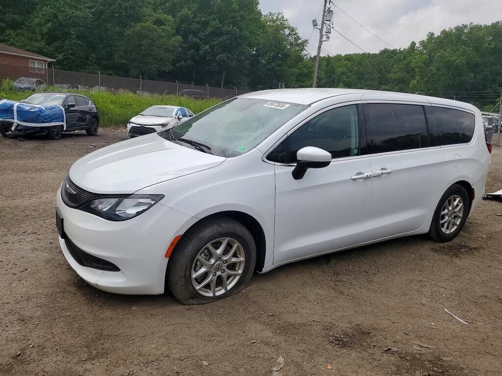 2023 CHRYSLER Voyager