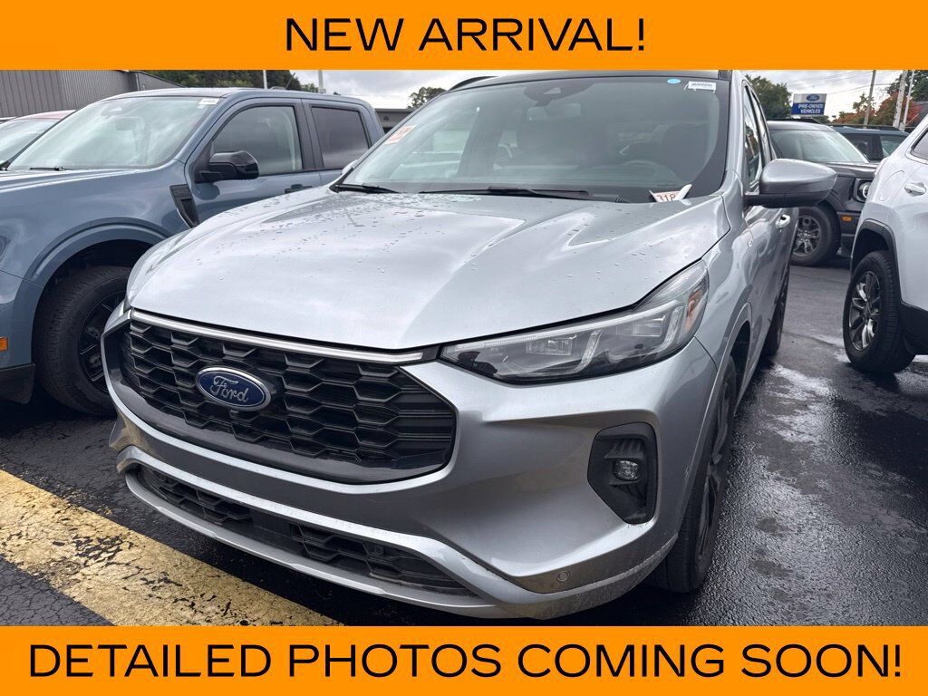 2024 FORD Escape
